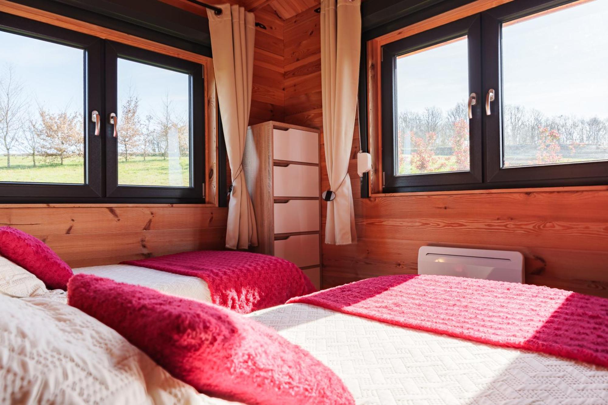 Le Chalet Du Crescent Saint-Germain-des-Champs Bagian luar foto