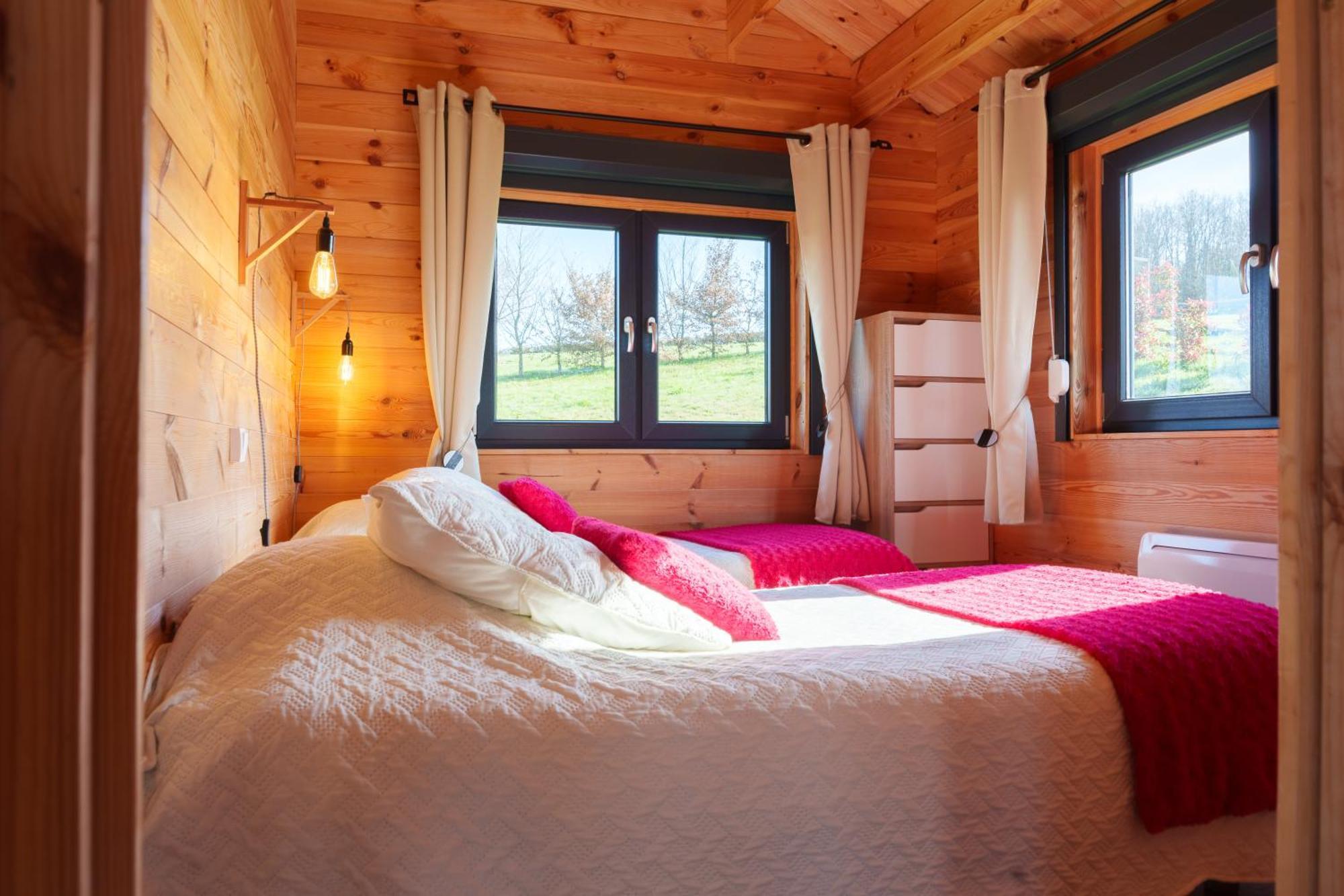 Le Chalet Du Crescent Saint-Germain-des-Champs Bagian luar foto
